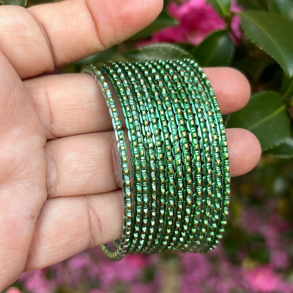 GREEN BANGLES - Picture 7 of 16